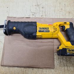 DEWALT 20V MAX Reciprocating Saw, 3,000 Strokes Per Minute, Variable Speed Trigger, Battery Included(DCS380B)