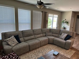River Gray 5-Piece Power Reclining Sectional $2,000 (Retails New for $2,800)