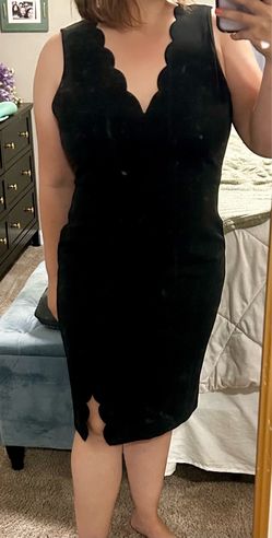 Black Scalloped Cocktail Dress – Medium/Large