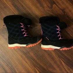 Girl's Snow Boots - Size 11
