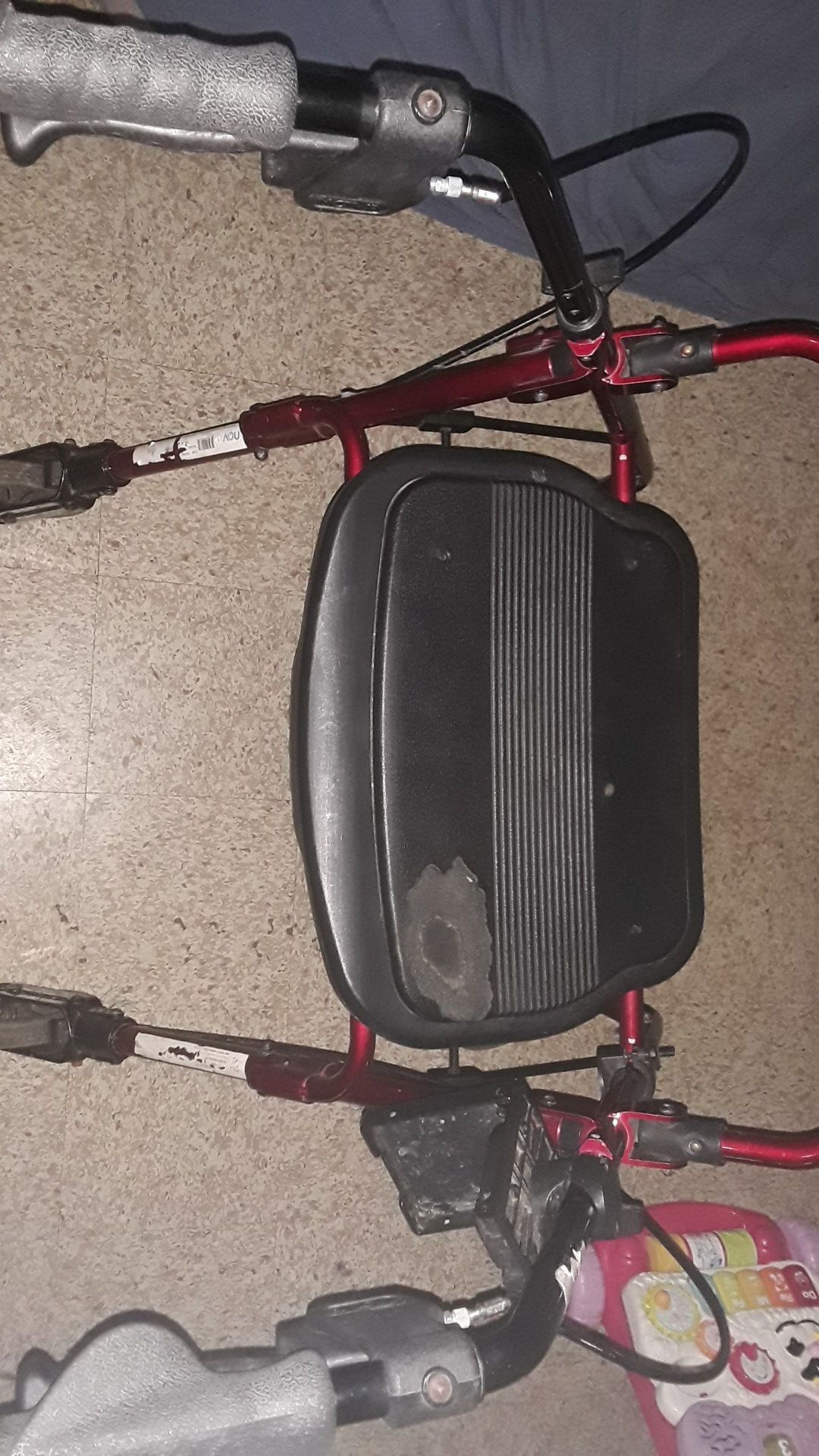 Sitting wheel chair