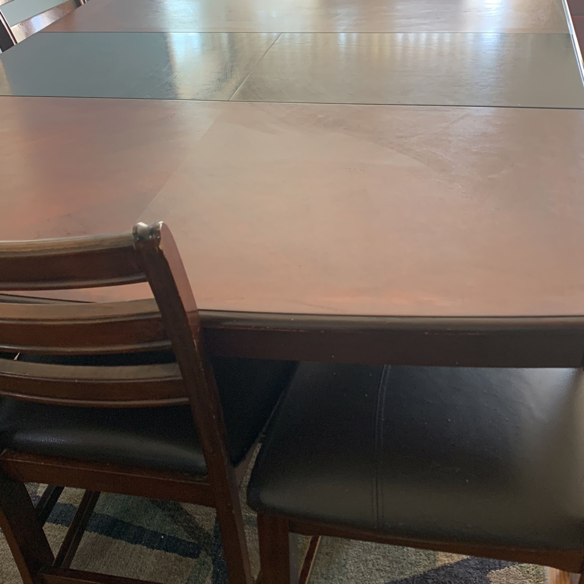 Dinning Room Table With 5 Chairs  Price Drop 