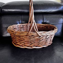 Oval Basket w/ Handle (17” x 13”) 