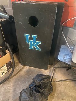 University of Kentucky Cornhole Board