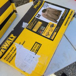 DEWALT DCHJ083 Heated Barn Coat Kit with 2.0Ah Battery and Charger, M