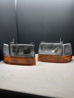 1992 to 1997 Ford F-150 F-250 F-350 Bronco Headlight Assembly Pair