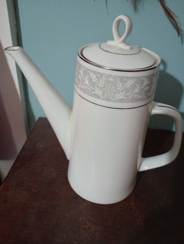 Imperial China Whitney pattern Coffee Pot