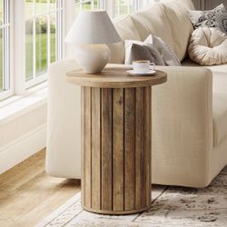 Round Fluted End Tab le, Small Wood Couch Side Tabl e for Living Room, Farmhouse Wooden Bedside Night stand for Bedroom, Small Space, Rustic Brown