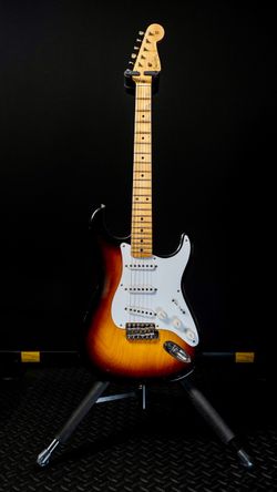 Trade - Fender Custom Shop Limited Edition 70th Anniversary 1954 Stratocaster – Journeyman Relic (Wide Fade 2-Color Sunburst)