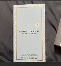 Daisy perfume