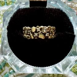 14k Gold Nugget Five Diamond Band in a Size 7.5