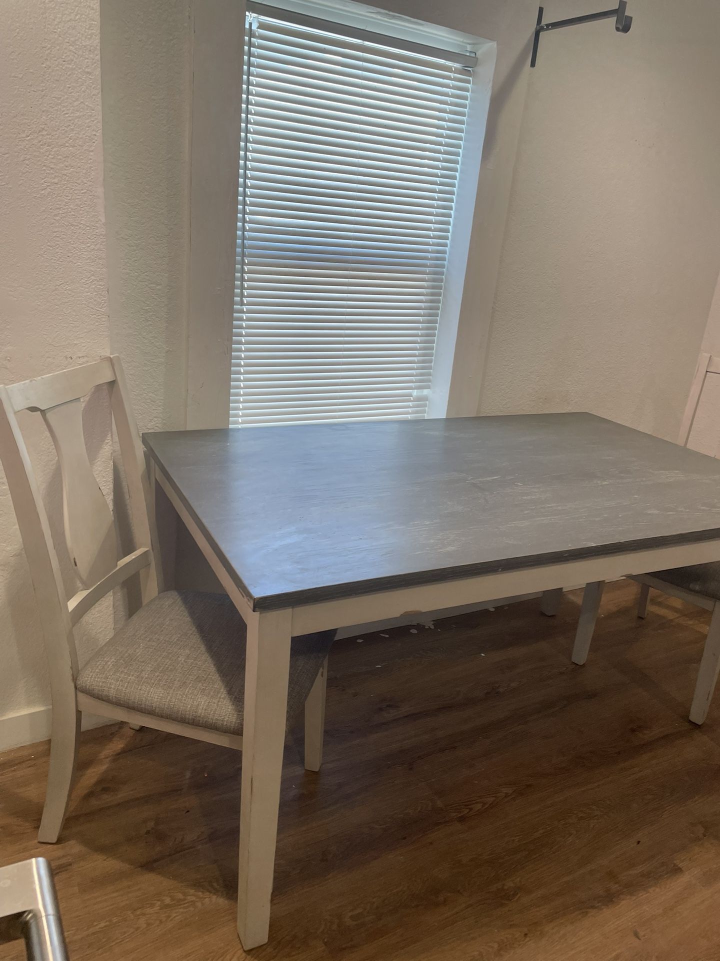 Kitchen Table With 3 Chairs 
