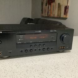 * Yamaha * High Power Home Theater Surround Sound And Stereo Receiver . Powerful Amazing Sounding Receiver In Like New Condition . Must See . 