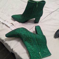 Forever Women's Ankle Boots.  Size 7.5 Green 