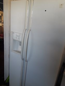 I have 2 refrigerator in my home both work great top and bottom is 175 side by side is 225