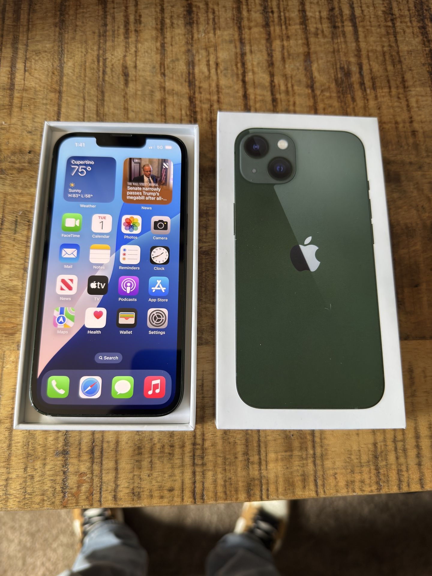 Mint Condition IPhone 13 128 Gb Factory Unlocked
