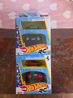 Hot Wheels RC (Radio Control 1:64) - Ferrari & Aston Martin