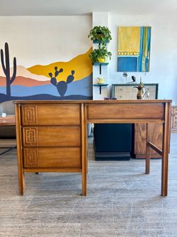 Wood Desk / MCM / Mid-Century!
