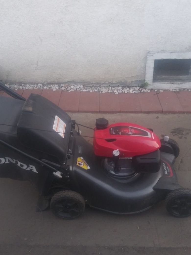 Lawnmower BRAND NEW NEW NEW Honda Hcv160 hrn Self Propelled Smart Walk Transmission .