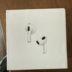  AirPods (3rd generation) With Lightning Charging Case