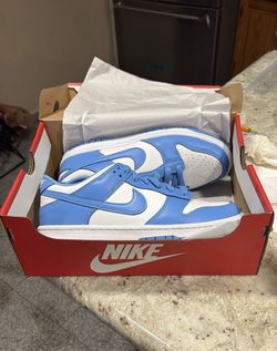 Women's UNC dunks