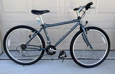 21 speed Trek 850 Mountain Track Bicycle - Like New