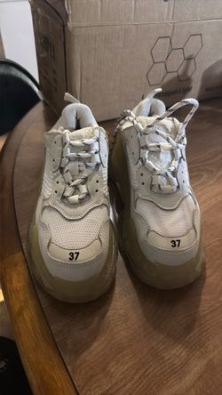 balenciaga triple s