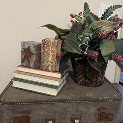 Vintage Luggage Floral Decor Vintage Books And Rustic Bookends 
