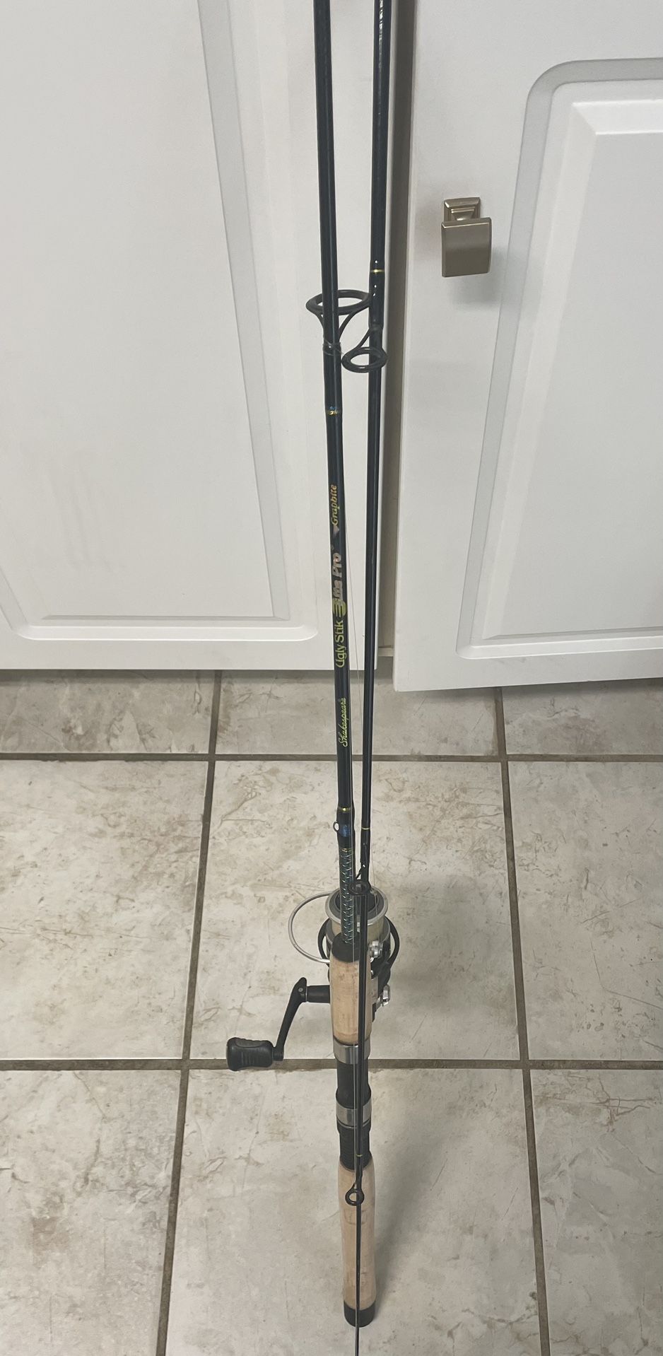 Shakespeare Ugly Stik Lite Pro Graphite/ Mitchell Reel