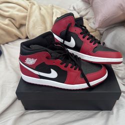 Mid 1 Jordan’s size 10 1/2