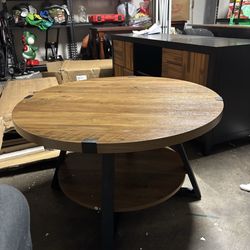 Round coffee table with 2 layers