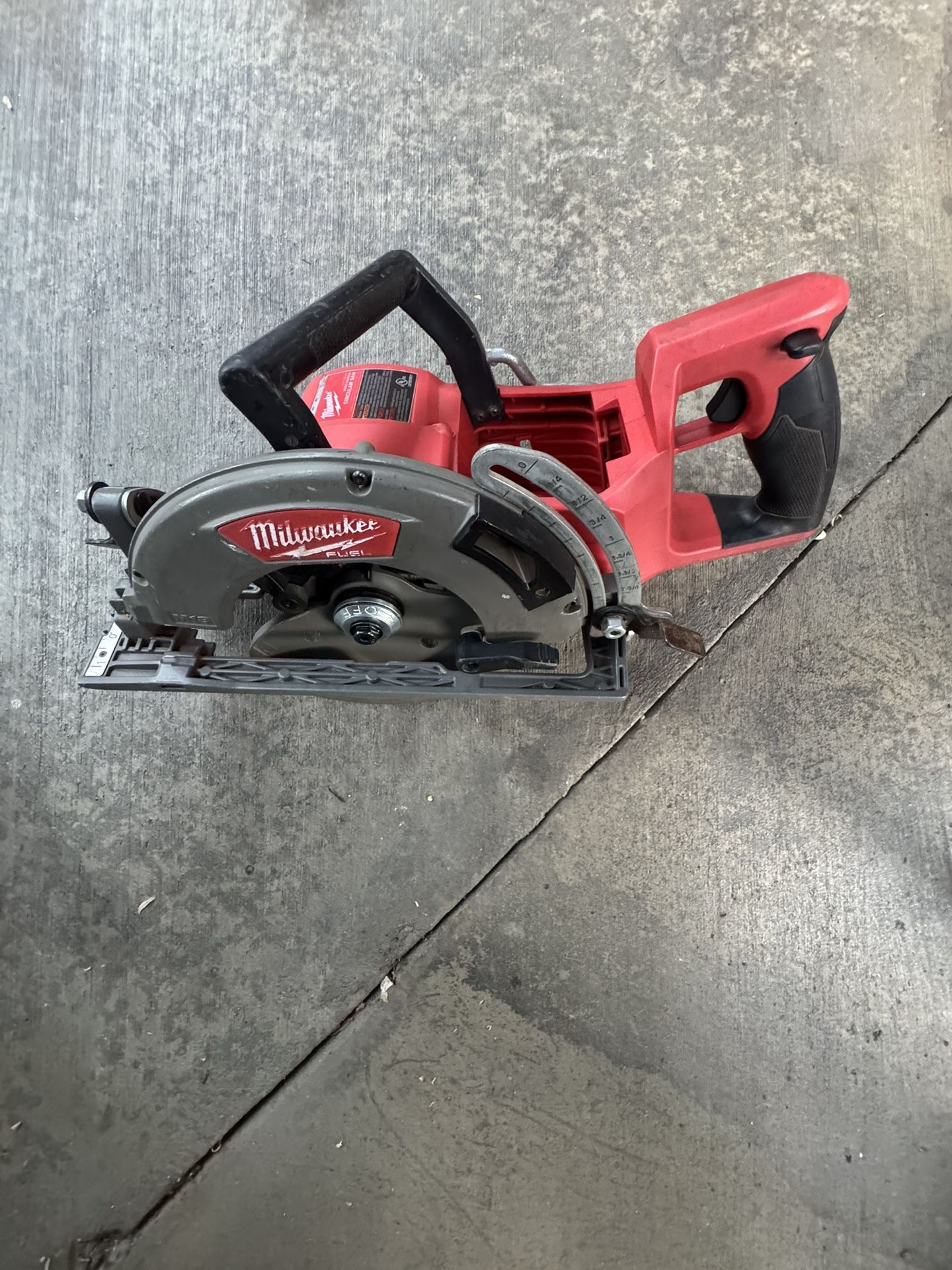 Skillsaw 7 1/4 Fuel Milwaukee M18 (firm price)