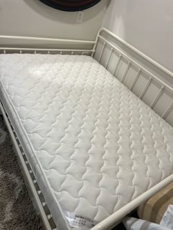 Beautiful clean bed full size
