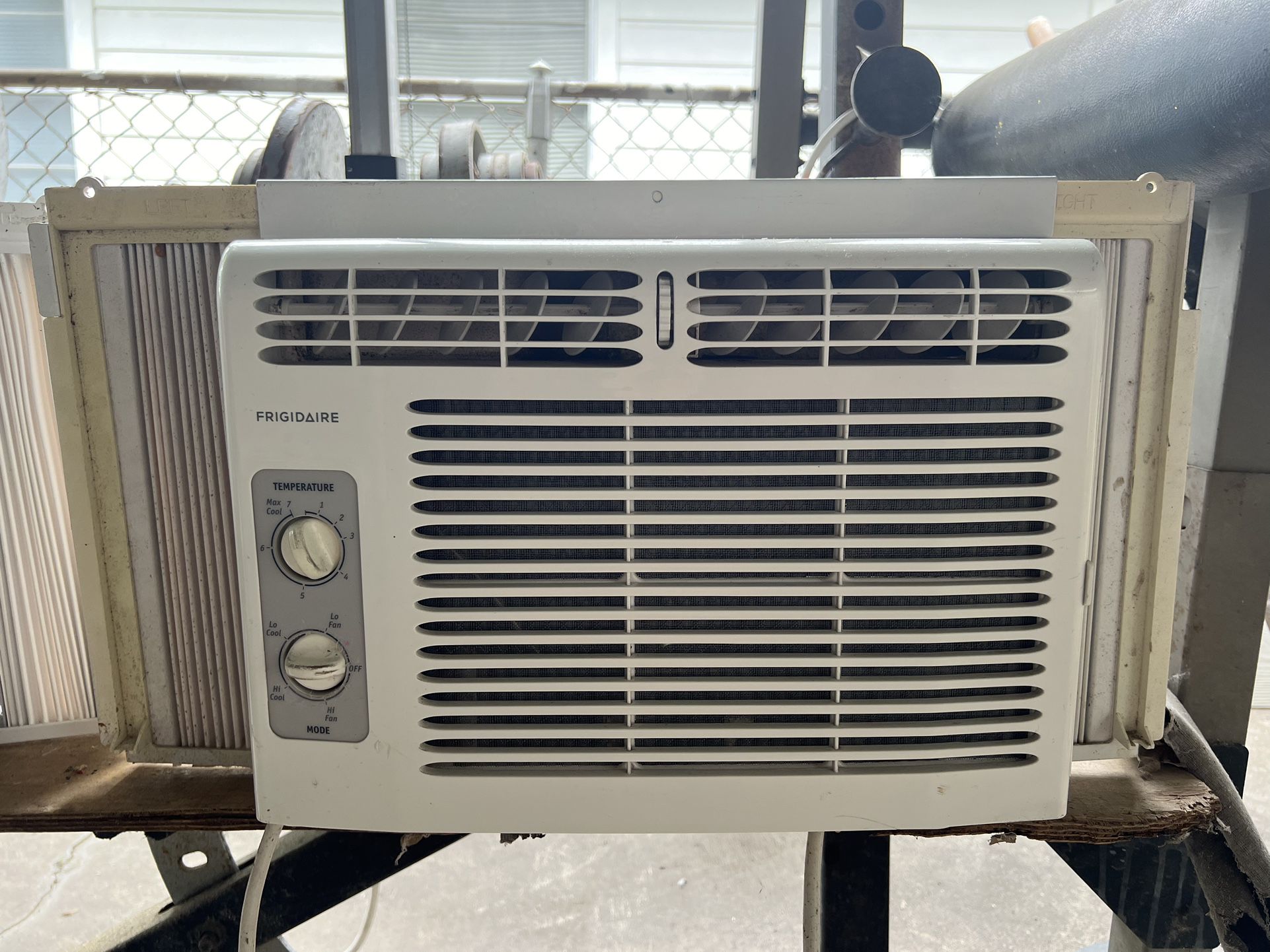 Air Conditioner Frigidaire 