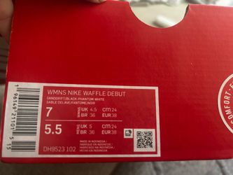 Women’s Nike waffle debut shoes