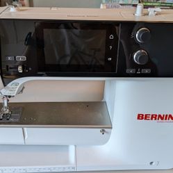 Bernina B590 Sewing Machine