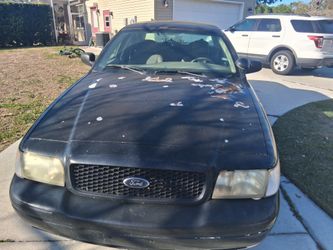 2004 Ford crown vic