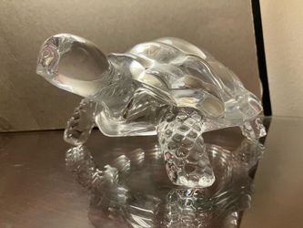 Two decorative turtle figurines