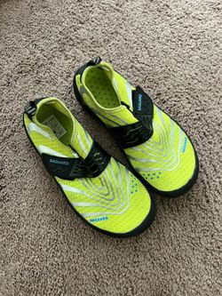 Saguaro 33 youth water shoes
