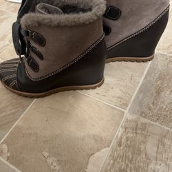Ugg Womens Alasdair Leather Ankle Booties