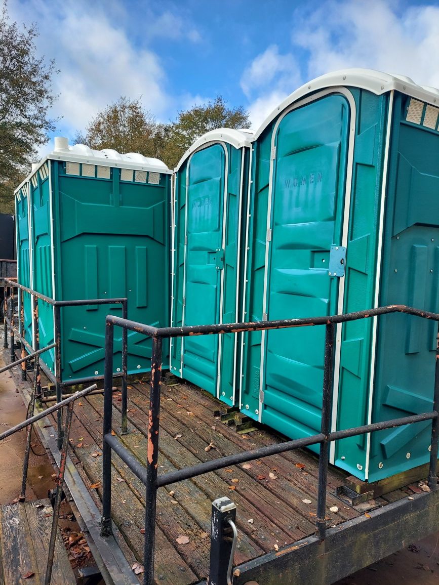 Out house with trailer