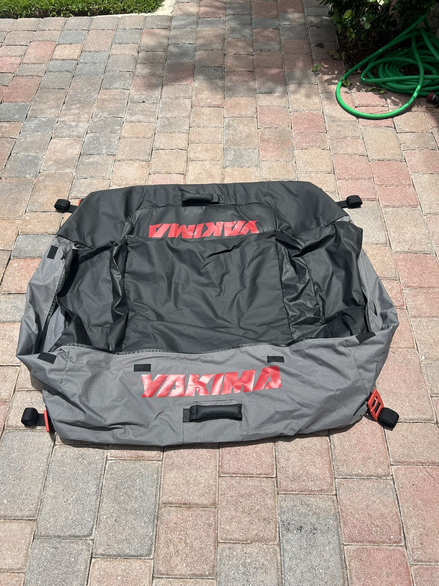 Yakama Water Resistant Roof Top Cargo Bag