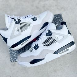 Jordan 4 Military Black Size 11 Pre Owned Great Condition