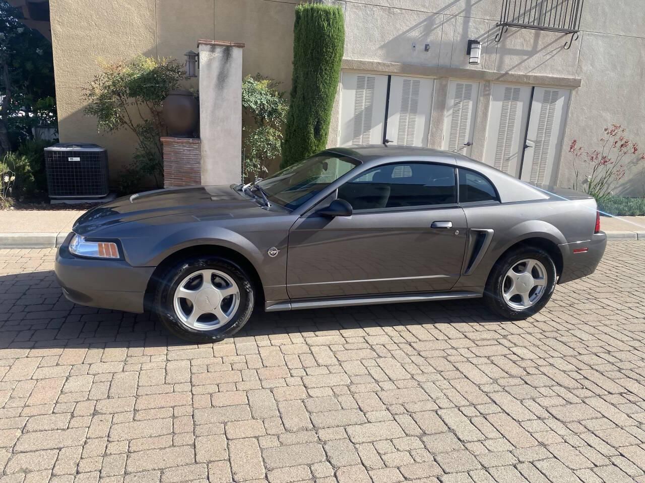 2004 Ford Mustang