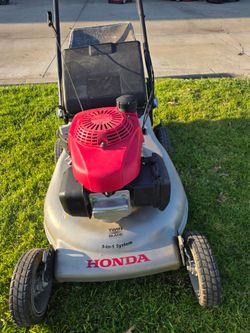 HONDA GAS 21-IN SELF PROPELLED LANW MOWER