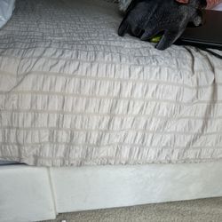 Full And Queen Bed With Bed Frame 