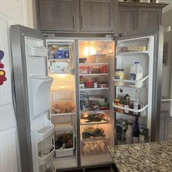Refrigerator 