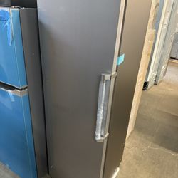 New Samsung - 11.4 cu. ft. Capacity Convertible Upright Freezer 