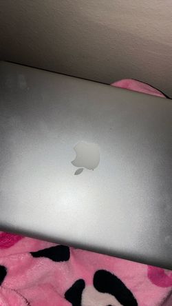 Apple MacBook Laptop