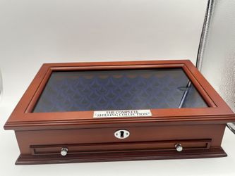 THE DANBURY MINT SOLID WOOD DISPLAY with Key”THE COMPLETE SHILLING COLLECTION” Empty Box